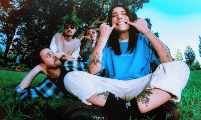 Koncert na lodi: Stand Atlantic / AU + Comastatic / CH