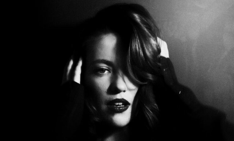 Koncert na lodi: Allie Sherlock / IE
