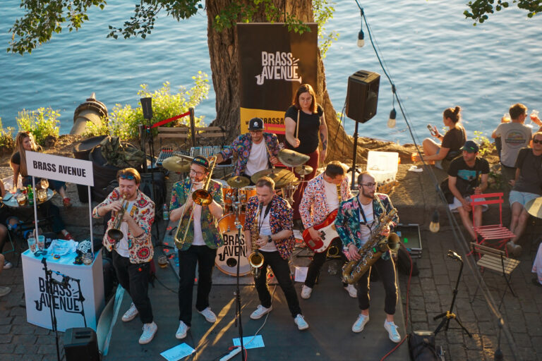 BRASS AVENUE NA ČAPADLE